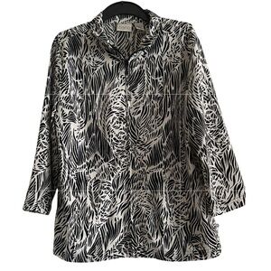 Zenergy by Chicos Lightweight Full Zip White/Black Zebra Print Jacket